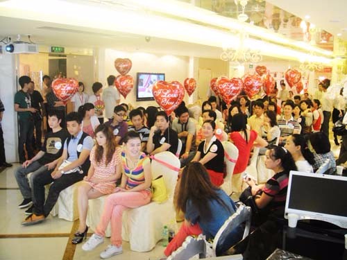 “我們約會(huì)吧！”大型相親派對(duì)掠影（圖）